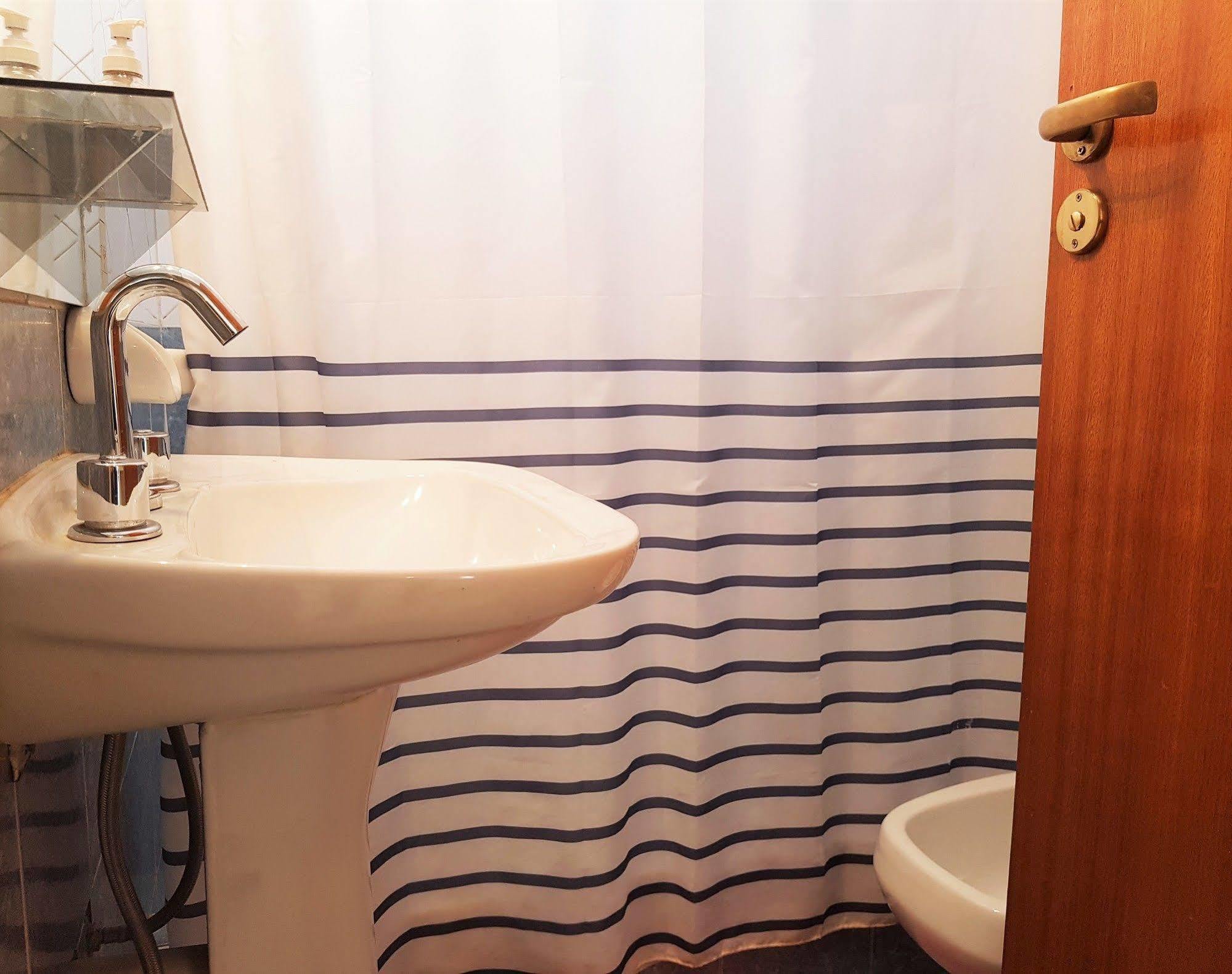 Azul Departamentos Aparthotel Мендоса Екстериор снимка